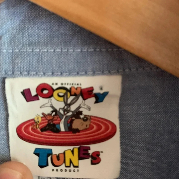 VTG Looney Tunes Women’s Button Up Denim Shirt size Small Bugs Bunny Embroidered - Picture 10 of 16
